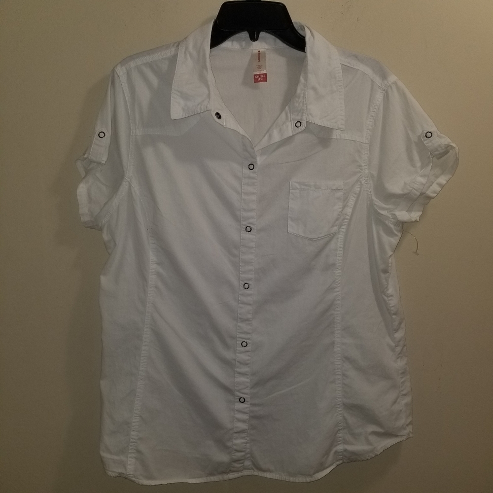 No Boundaries Womans Button down Shirt